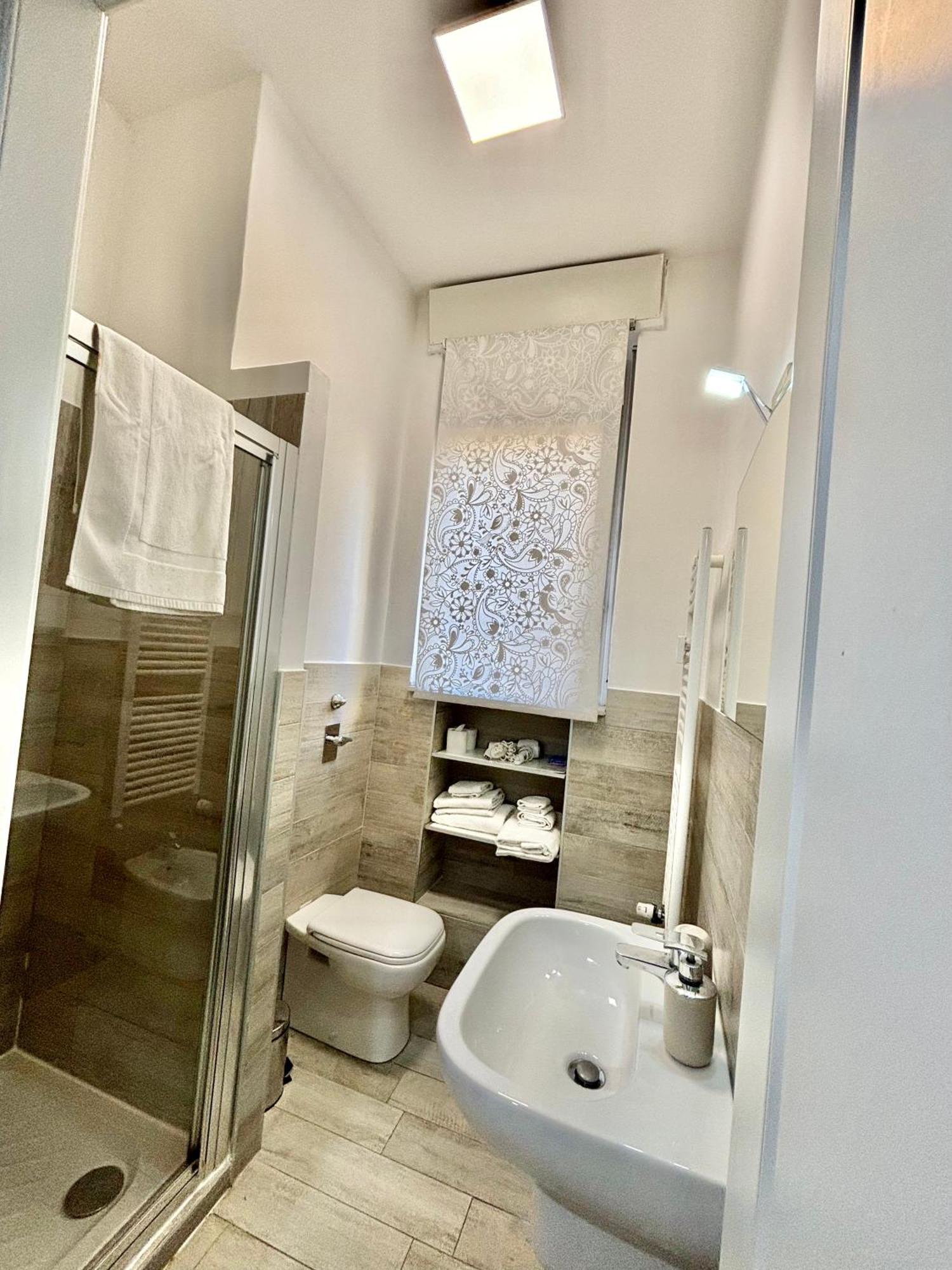 Joy House -Central City Near Metro Arco Della Pace Brera-Entire Apartment Perfect For Work & Play, Nightlife With Ac & Fast Wifi Welcome To The Cool Joy House! Milánó Kültér fotó